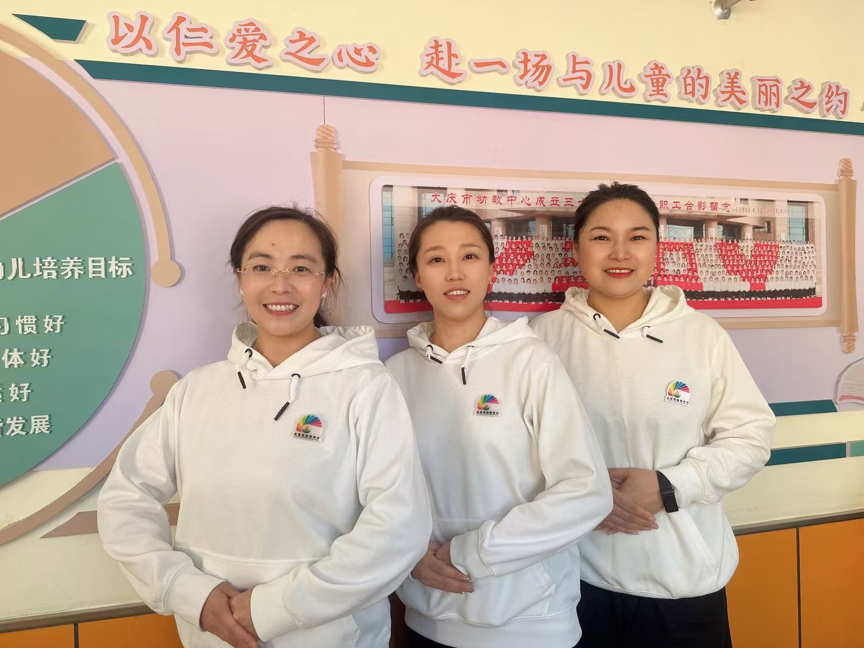 乐言一班教师合影 (1).jpg